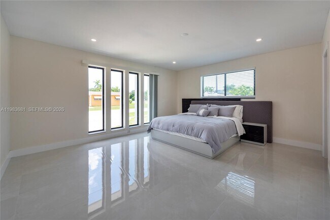 Building Photo - 4700 McKinley St