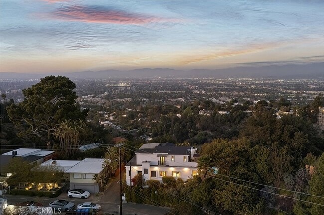 Building Photo - 3642 Alta Mesa Dr