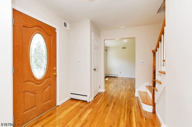 Building Photo - 6 Jean Dr