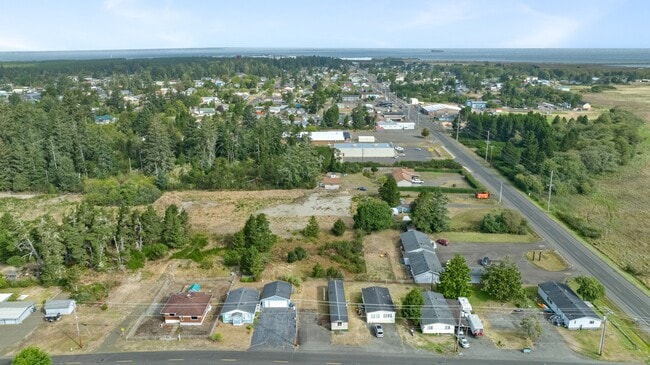 Building Photo - 110 W Veterans Ave
