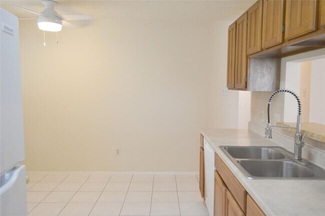 Building Photo - 9611 Wellsworth Dr