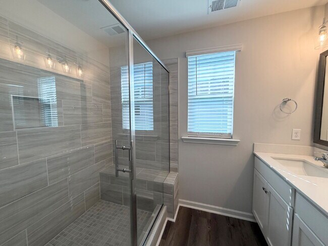 Building Photo - Three Bedroom Home in Millstone Landing!