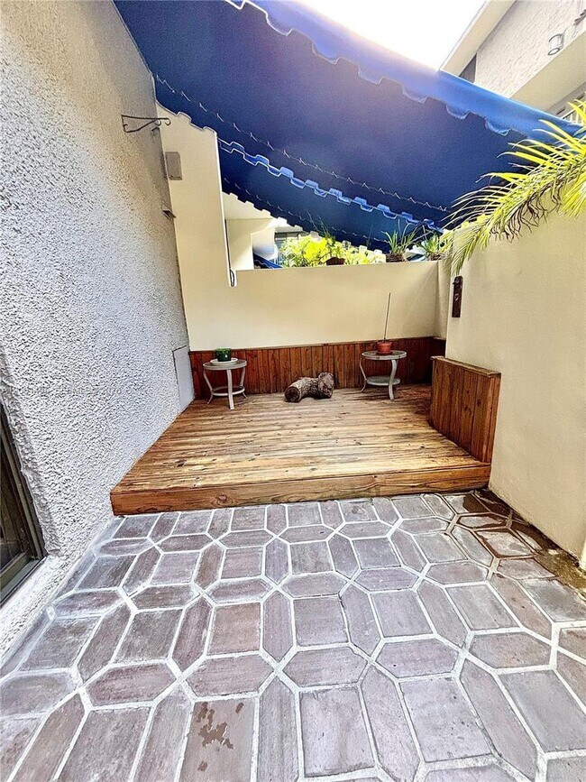 Building Photo - 2666 Tigertail Ave