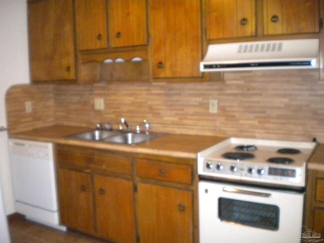 Building Photo - 2790 Villa Woods Cir
