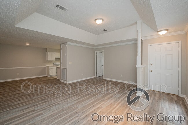 Building Photo - 8508 English Oak Loop