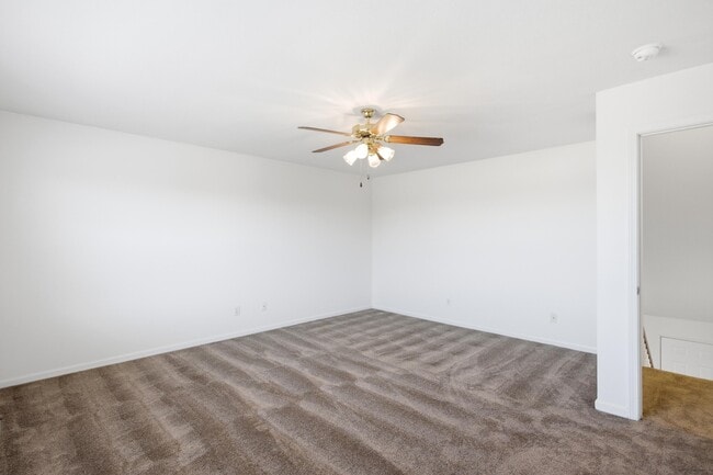 Building Photo - 3509 La Mesa Dr