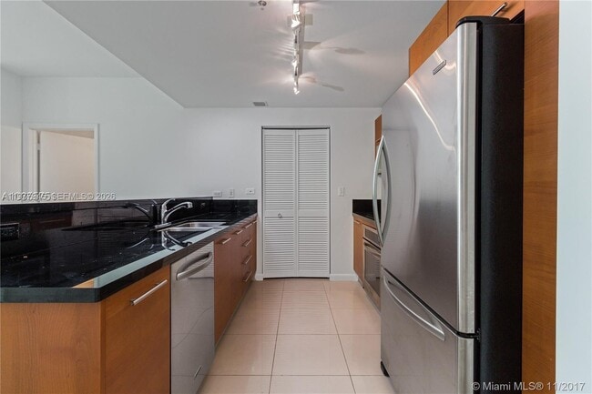 Building Photo - 253 NE 2nd St