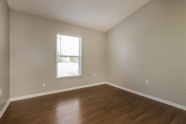 Building Photo - 2738 Hickory Ridge Dr