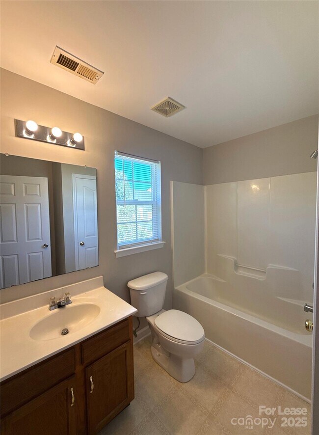 Building Photo - 14446 O'Casey Ln