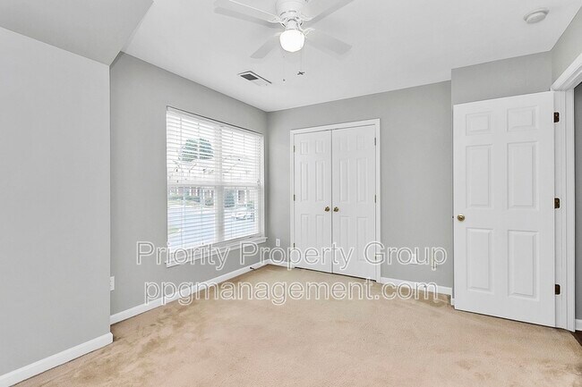 Building Photo - 3055 Golden Dale Ln