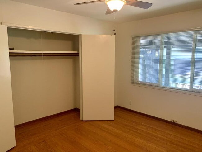 Building Photo - 1 bedroom in Menlo Park CA 94025