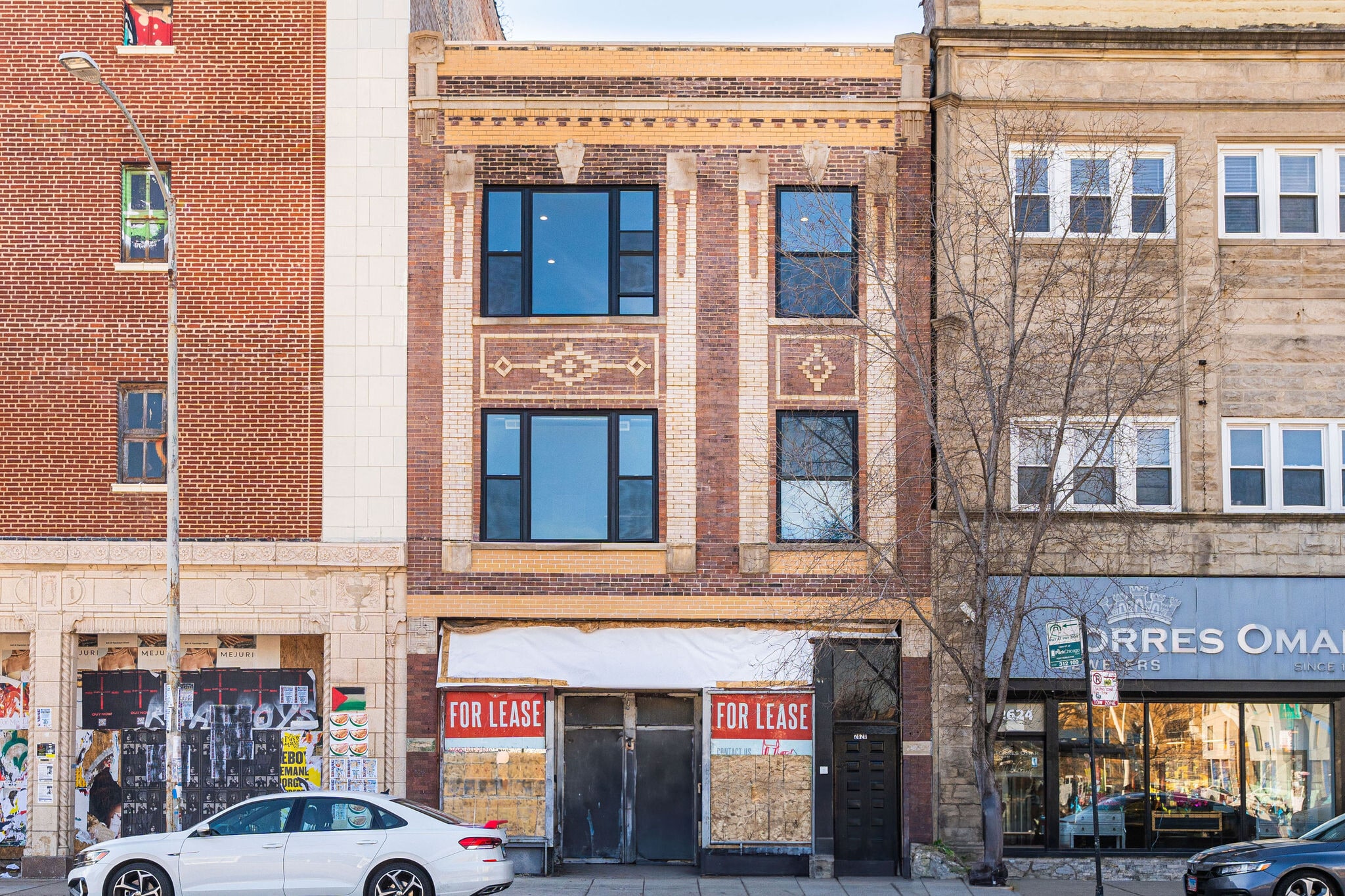 Building Photo - 2620 N Milwaukee Ave