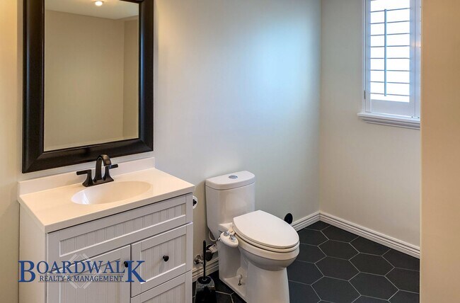 Building Photo - Modern Living Meets Mountain Lifestyle in Sandy