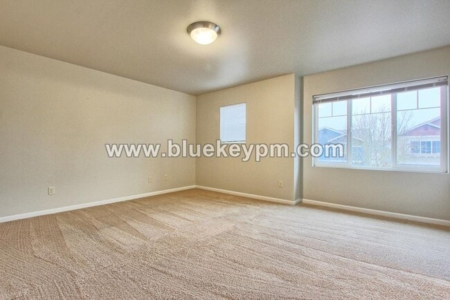 Building Photo - Unique 4 Bed, 2.5 Bath Home Near Burnt Bridge Creek Path