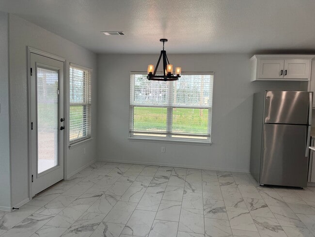 Building Photo - COX-NORTHRIDGE DR-2