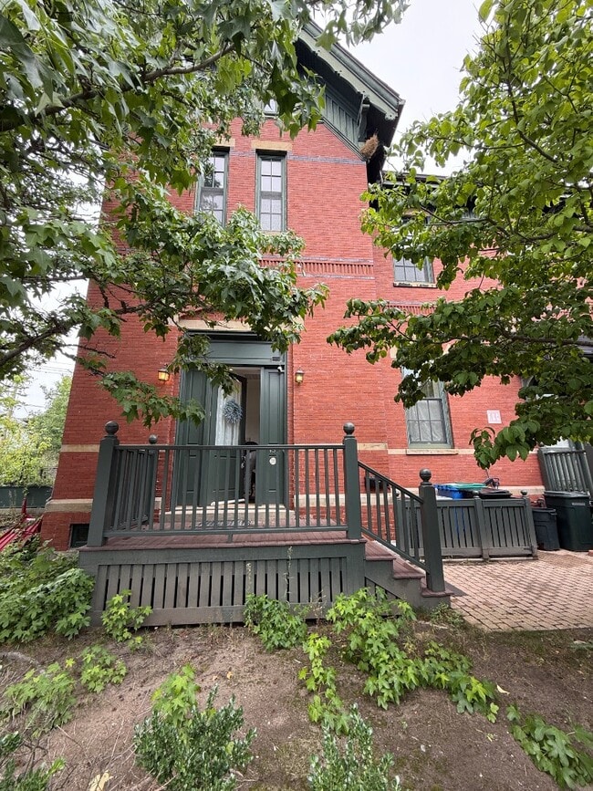 Building Photo - 453 Trapelo Rd