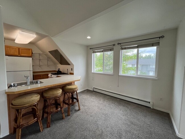 Primary Photo - 2323 E 68th Ave