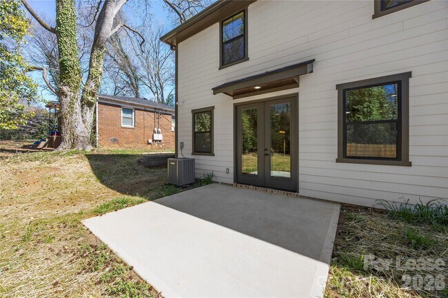 Building Photo - 1331 Condon St