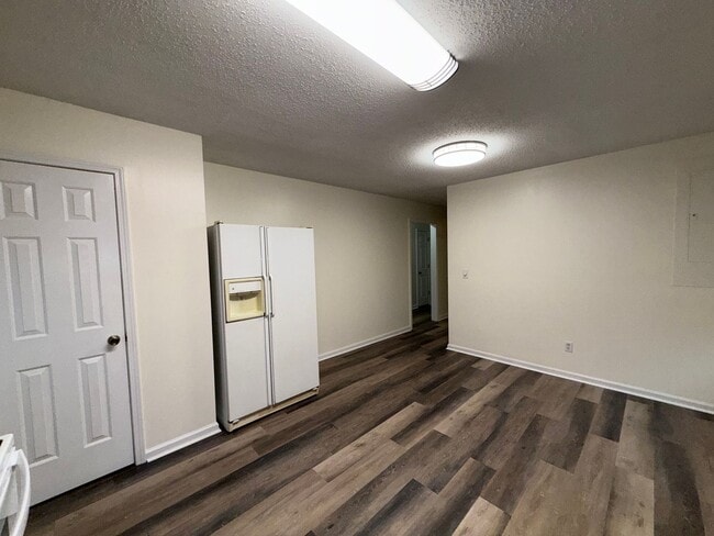 Building Photo - Adorable Updated Home for Rent in Guntersville, AL!