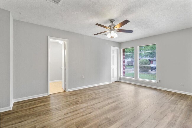 Building Photo - 16322 Espinosa Dr