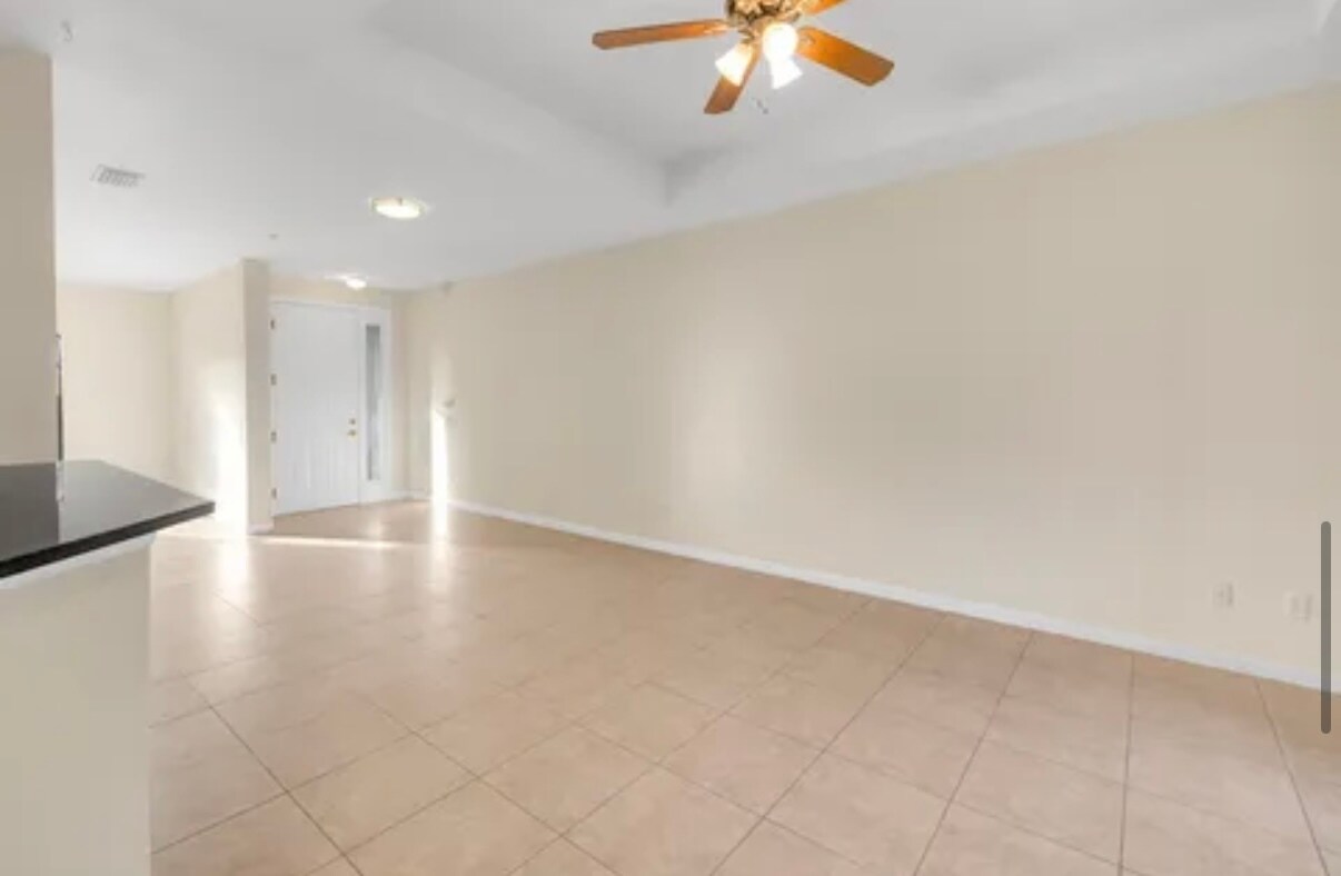 Building Photo - 145 Calle El Jardin