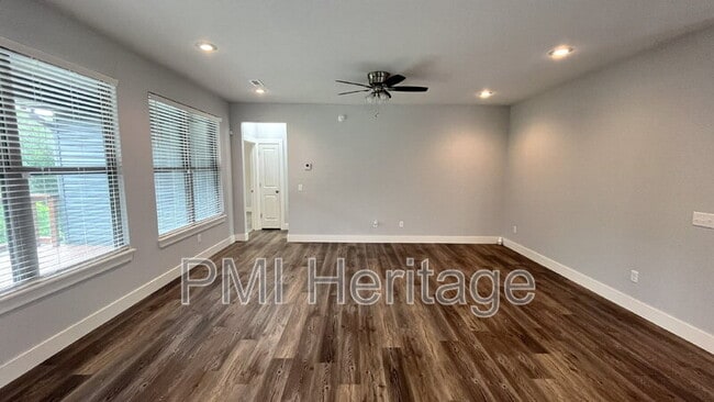Building Photo - 3 Mallow Ln