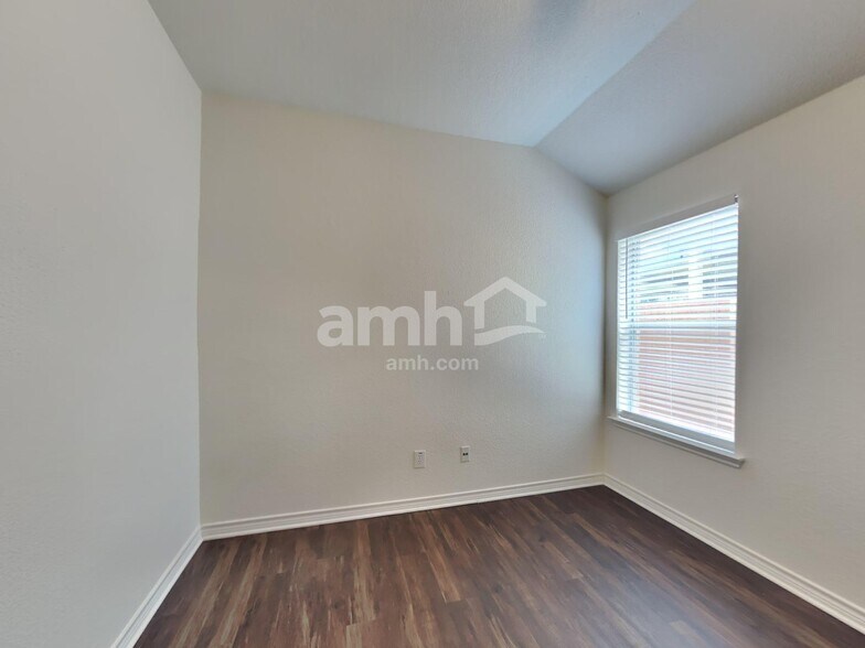 Building Photo - 9308 Marilyn Ct