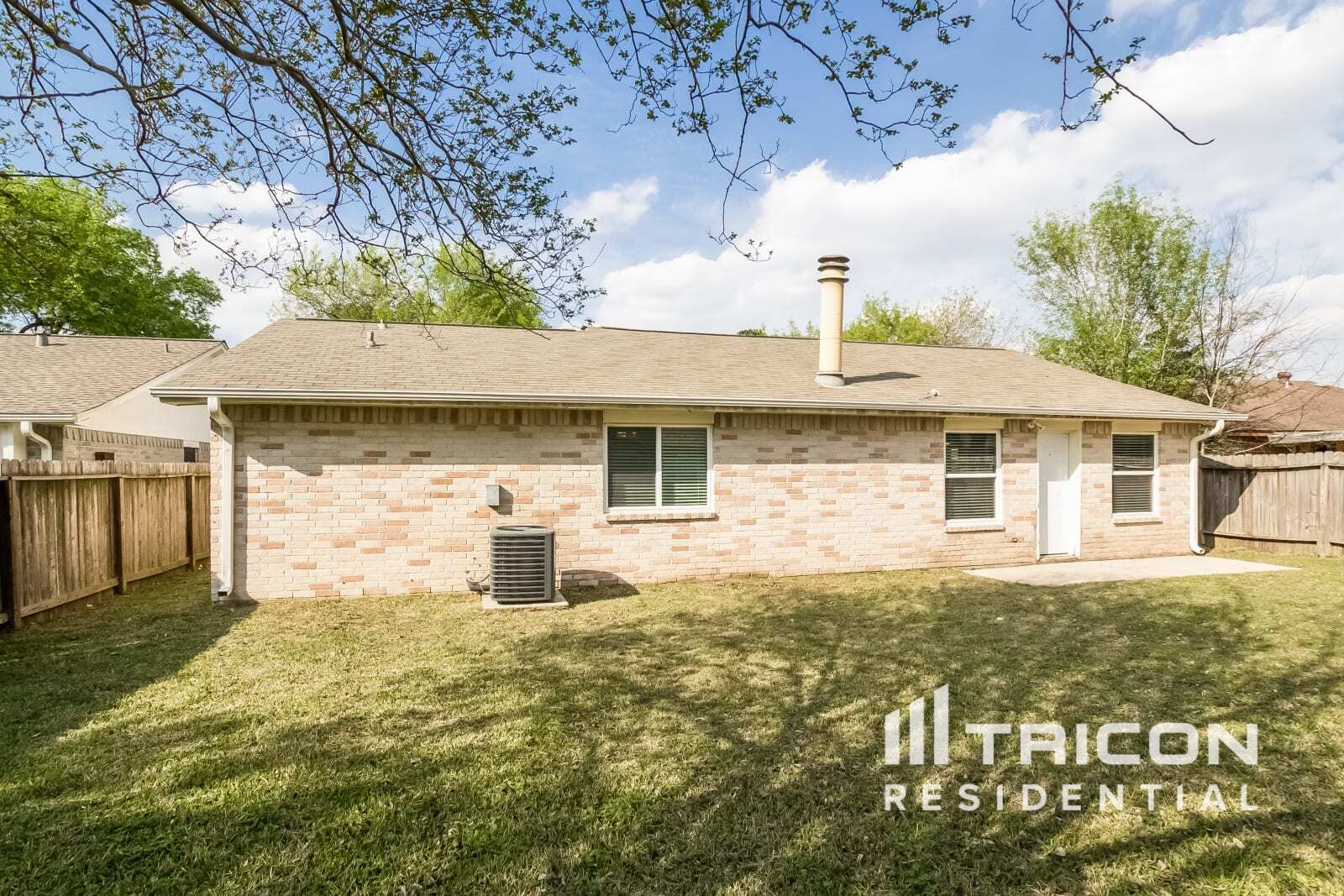 Building Photo - 10111 Enchanted Stone Dr