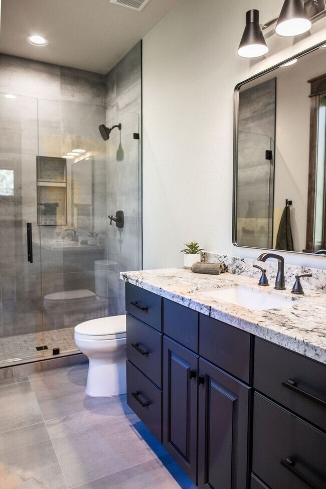 Building Photo - Beautiful 5 Bedroom Flagstaff Home