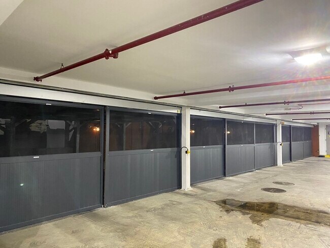 Building Photo - 18 Parmenter St