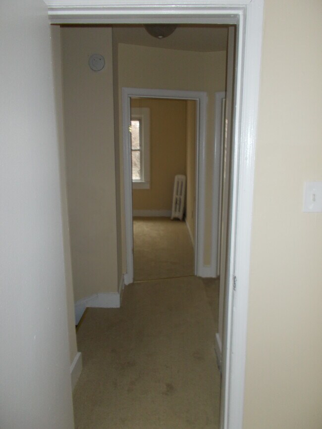 Building Photo - 827 E Patapsco Ave