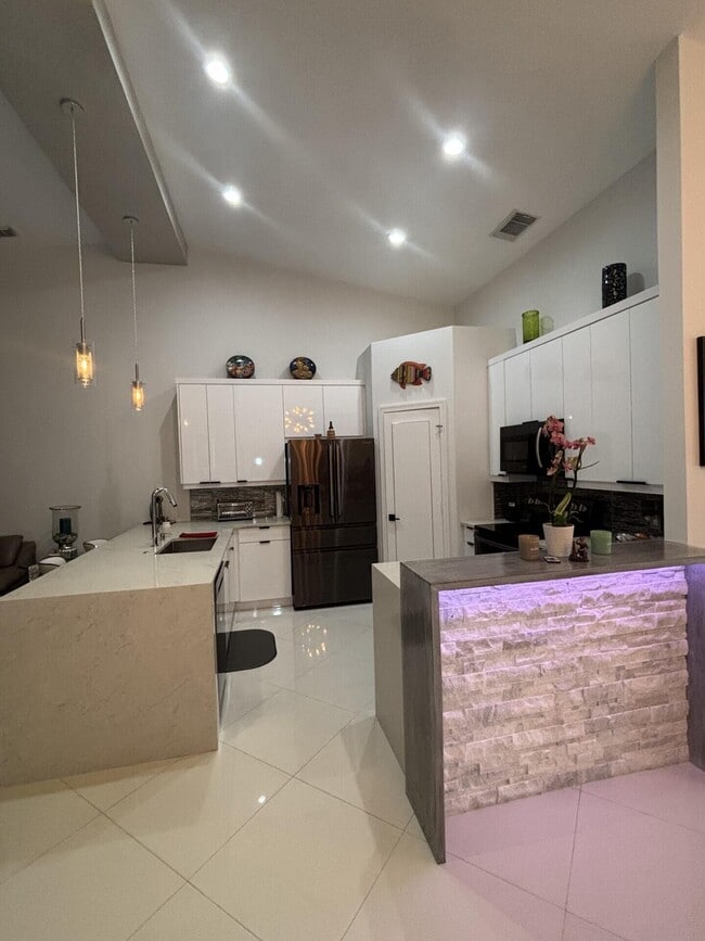 Building Photo - 10491 SW Academic Way