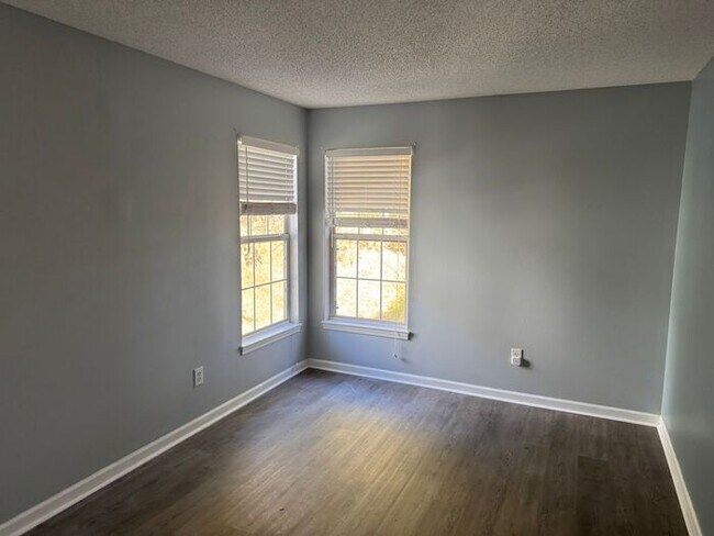 Building Photo - Northlake Mall Location!! Nice house with private backyard