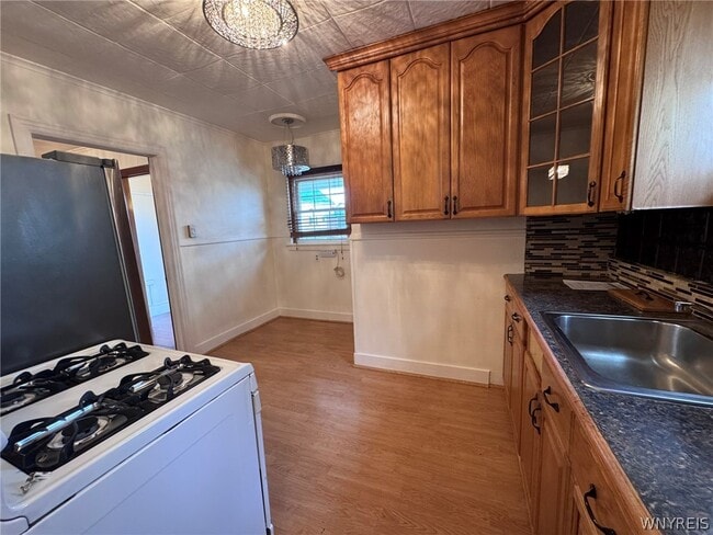 Building Photo - 102 Francis Ave