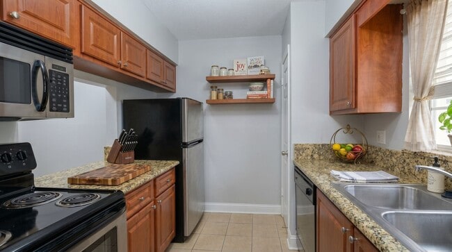 Building Photo - South Tampa 2-Bedroom Condo Near Midtown, SoHo & Westshore!