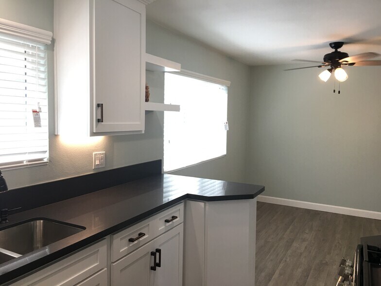 Building Photo - 3916 W 178th St