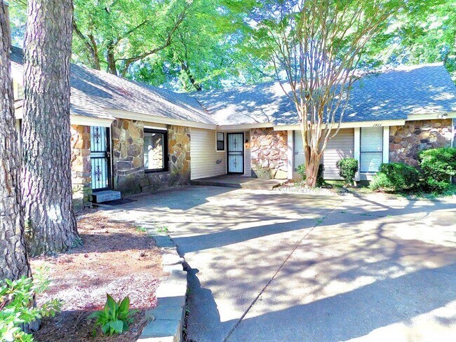 Building Photo - 1411 Leafhaven Cove