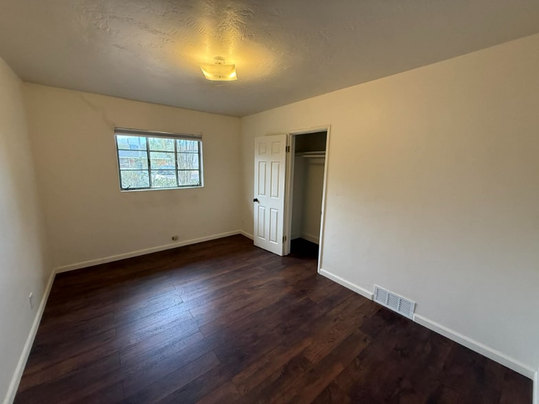 Building Photo - 929 S 4th Ave