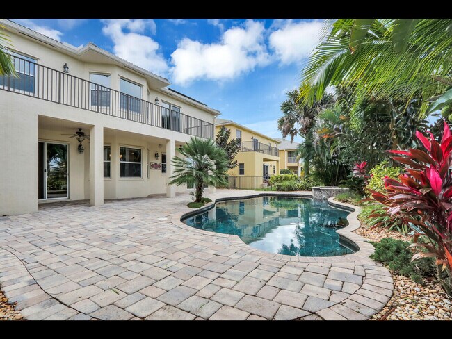 Building Photo - 3043 Hartridge Terrace
