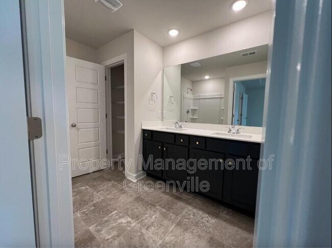 Building Photo - 131 Callen Dr
