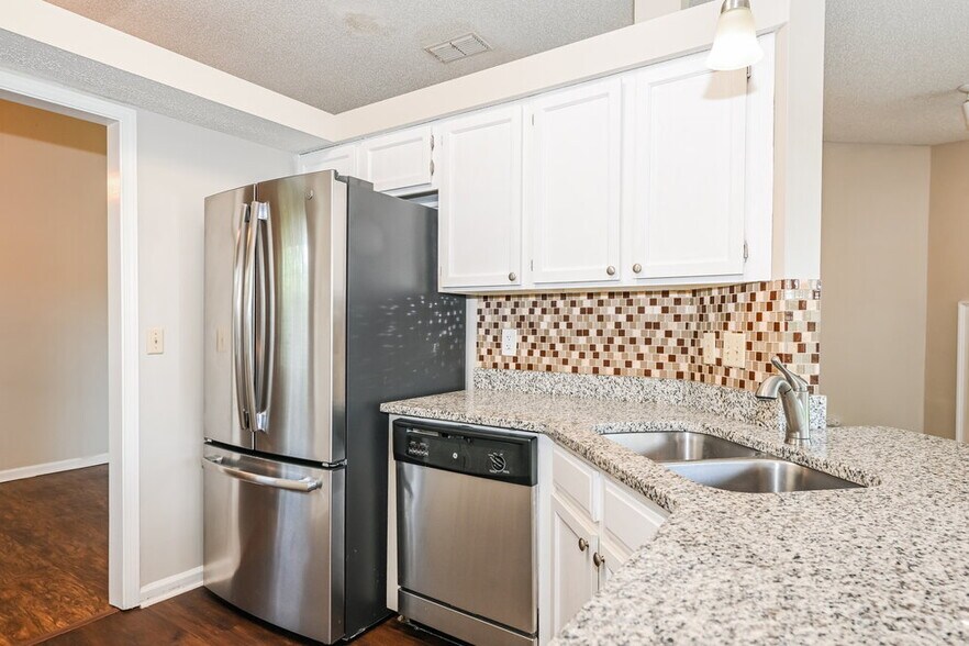 Building Photo - 449 Baybrook Dr