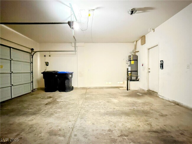 Building Photo - 5128 1st Sun St