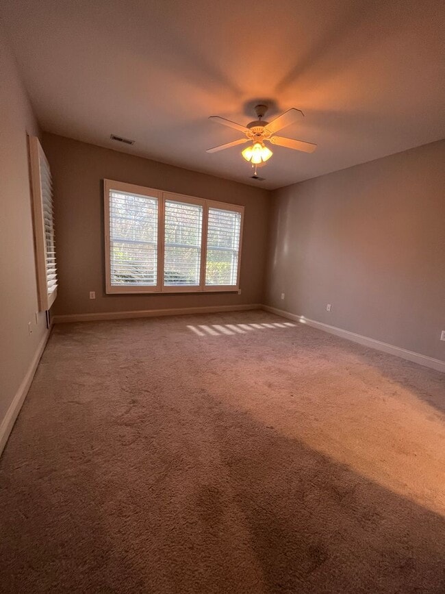 Building Photo - Beautiful 2 Bed 2 Bath Townhome in Southern Pines