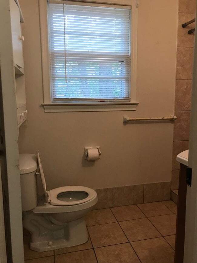 Building Photo - 1406 Atkamire Dr