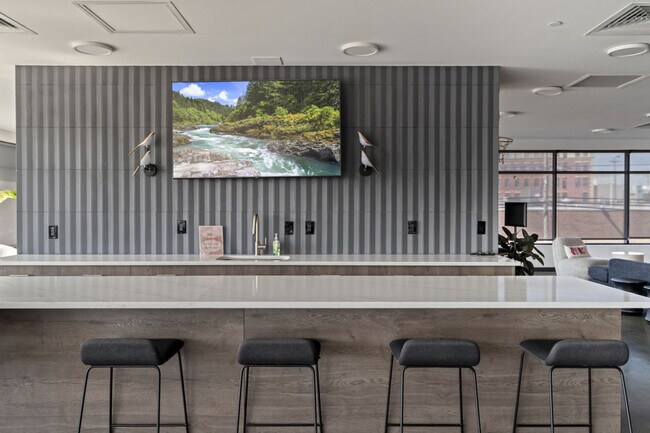 Building Photo - 501 N Perth St