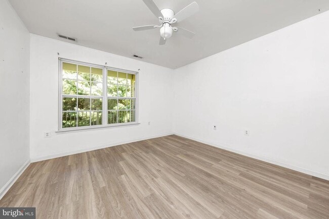 Building Photo - 512 Sunflower Way