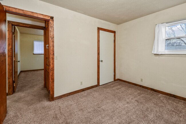 Building Photo - 3 Bed, 2 Bath Home for Rent Near Tom Watkins Park