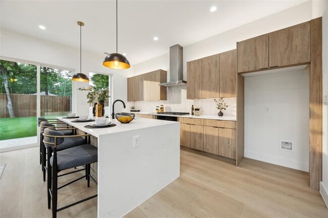 Building Photo - 5217 Lindsley Ave