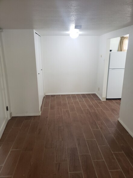 Building Photo - 3518 Cribbon Ave.