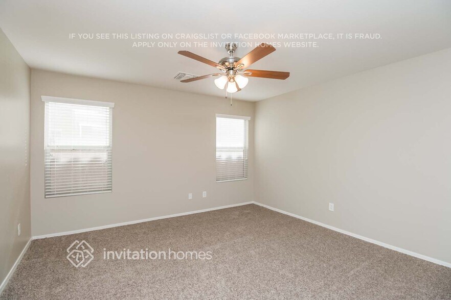 Building Photo - 1429 E Rosebud Dr